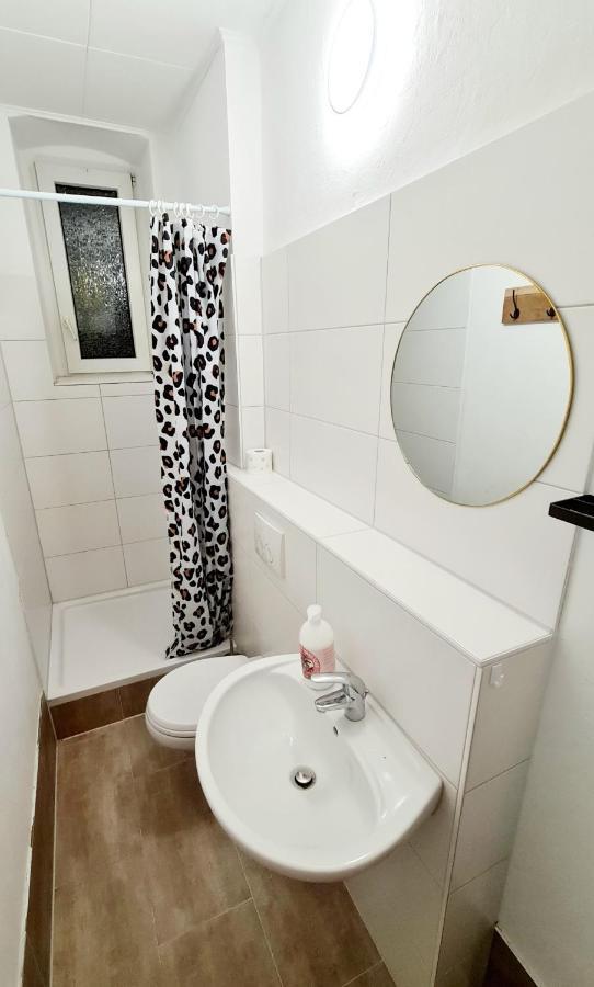 Elena Flat Sonnenblumen Duisburg Zentrum מראה חיצוני תמונה